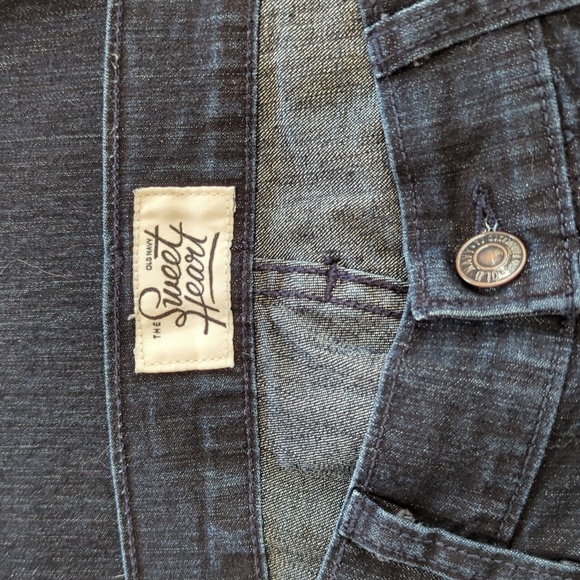 Old Navy Sweet Heart Jeans - Picture 3 of 5